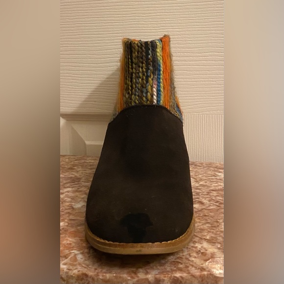 TOM’S Leila Chocolate Suede Multi colored Textile Ankle Boots; Size 9.5; LNWOT. - Picture 8 of 12